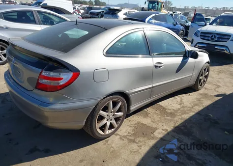 2005 Mercedes-Benz C 320 Sport z USA, uszkodzony, nr VIN WDBRN64J15A675578